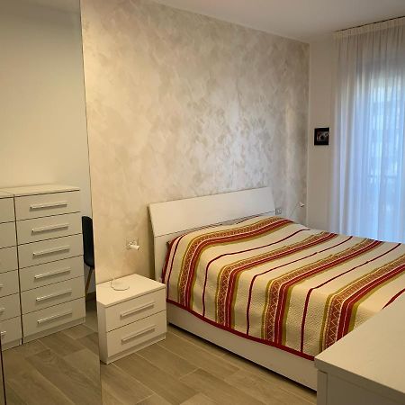 Appartamento Trilocale in Zona Bocconi/Navigli Milano Esterno foto