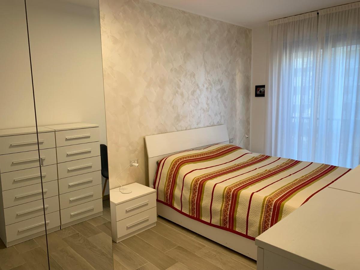 Appartamento Trilocale in Zona Bocconi/Navigli Milano Esterno foto